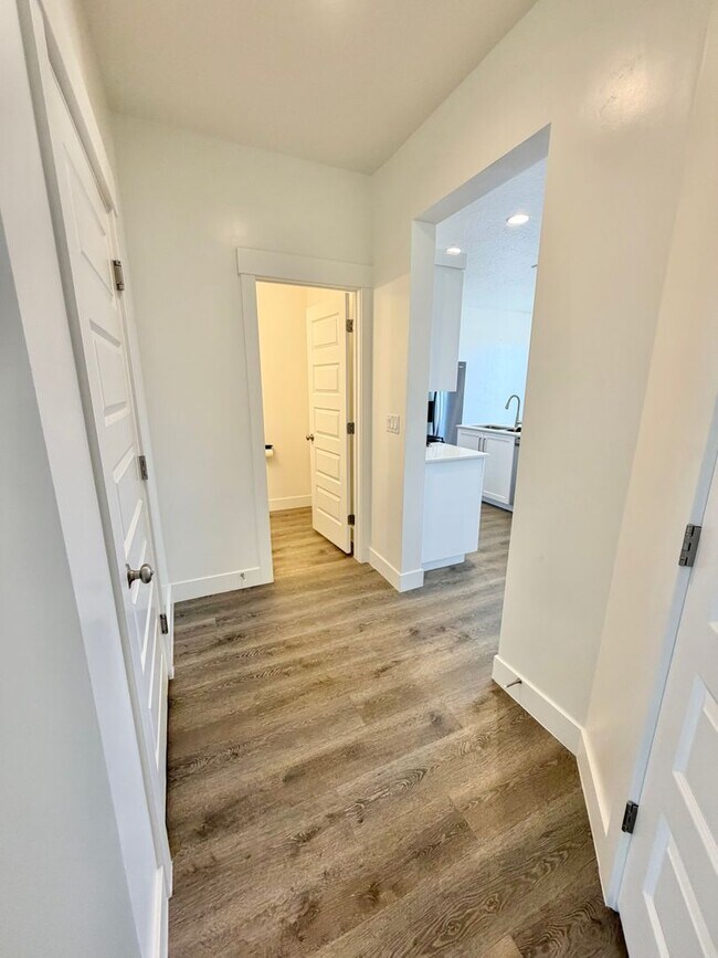 Building Photo - 2375 E Luciano Ln