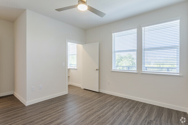 1HAB, 1BA - 798SF - Henderson - Habitación - The Fitz Apartments