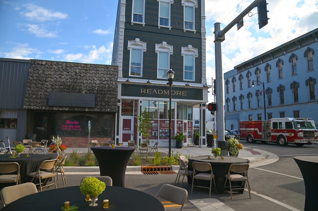 Building Photo - 901 1/2 E Main St