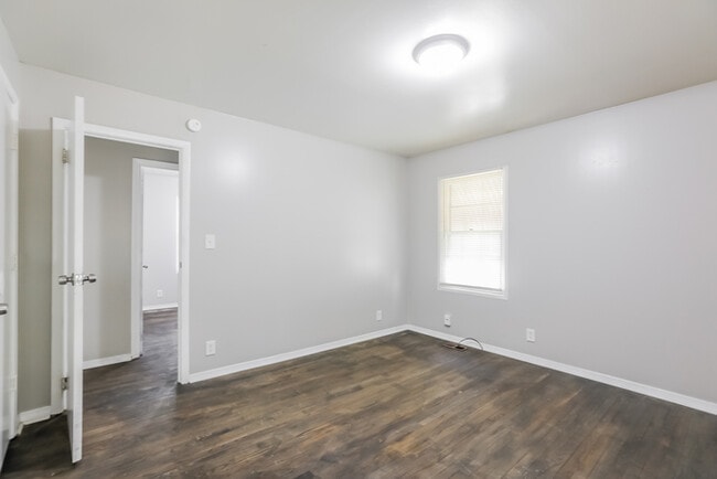 Building Photo - Cozy 3 Bedroom Home in Kansas City!