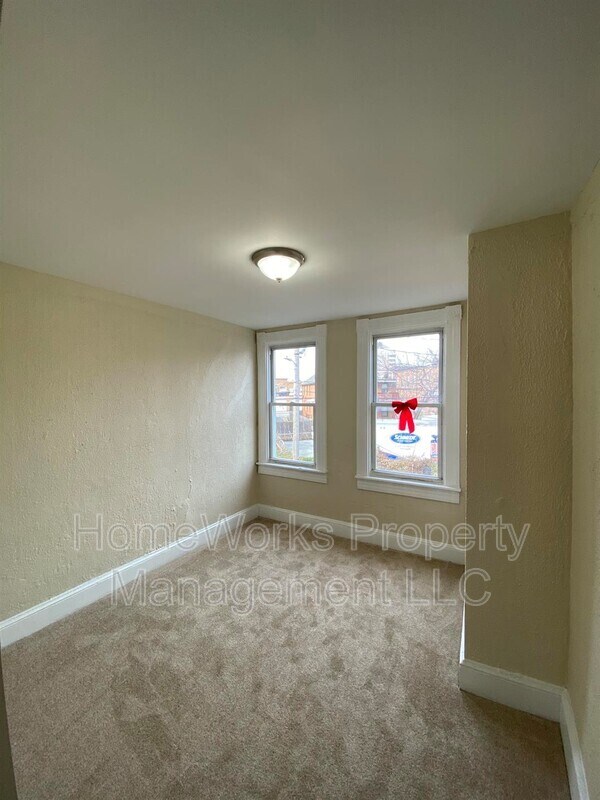 Building Photo - 2414 Loch Raven Rd