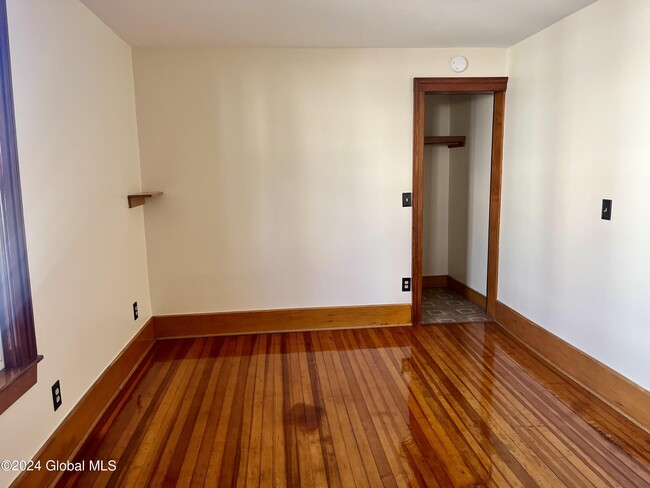 Foto del edificio - 112 Holmes St