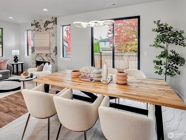 Great room Dining Space - 4001 215th St SE