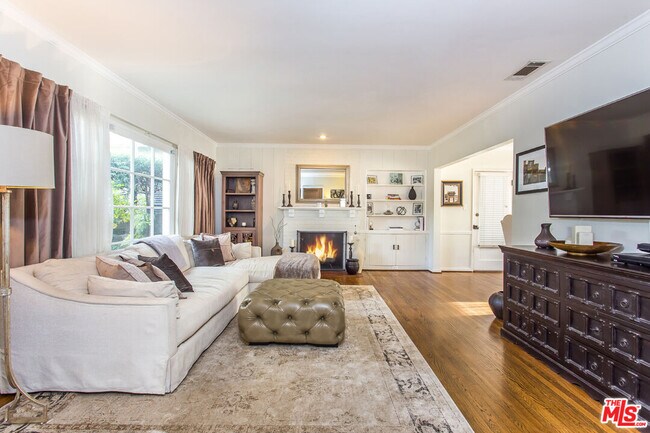 Foto del edificio - 1833 Fox Hills Dr