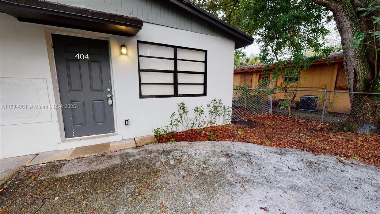 Foto principal - 404 NW 21st Terrace