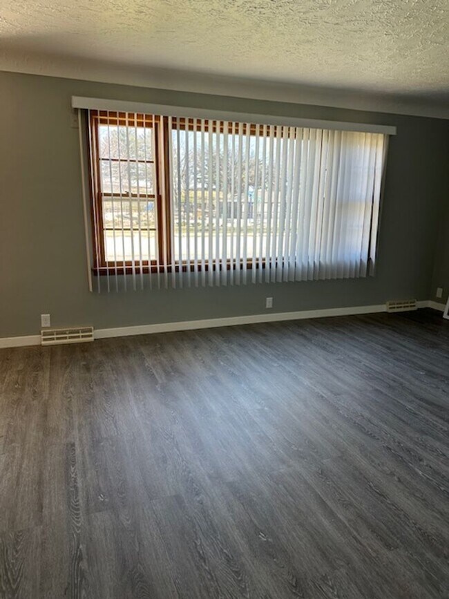 Foto del edificio - 537 Mildred Ave