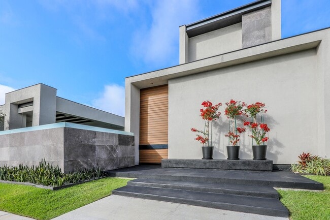 Building Photo - 3013 George Martin Dr