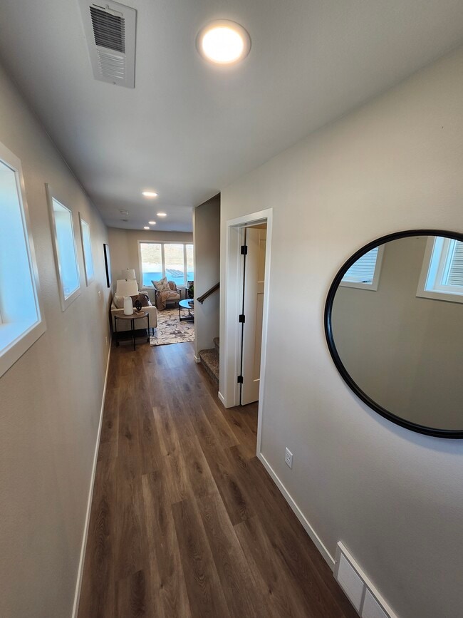 Main entrance hallway - 5316 Welder Ave