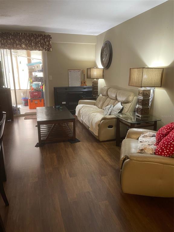 Foto del edificio - 6304 Pointe W Blvd W