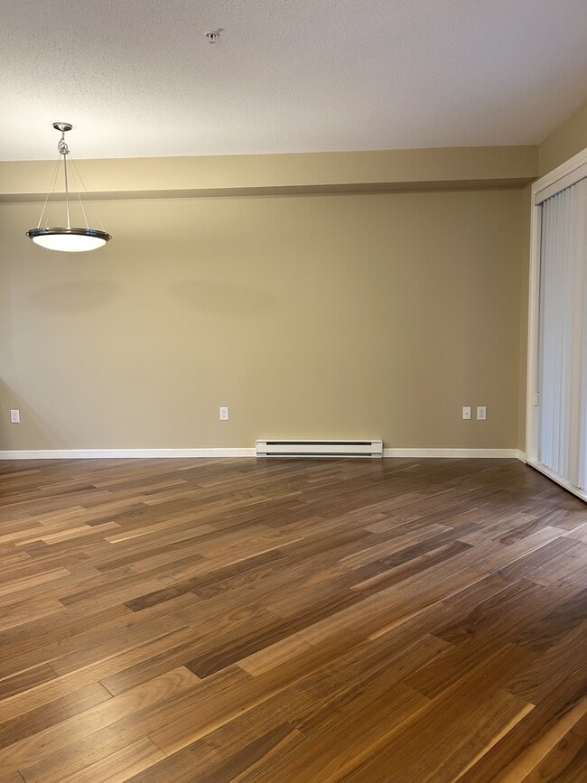 Building Photo - 45585-45585 Keith Wilson Rd