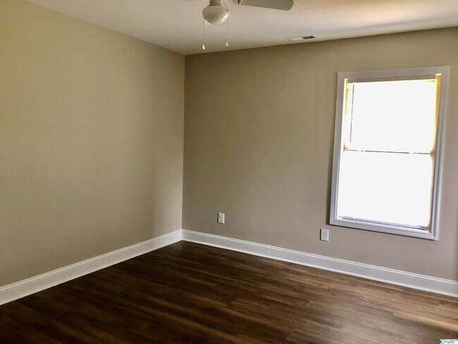 Foto del edificio - 11523 Pulaski Pike