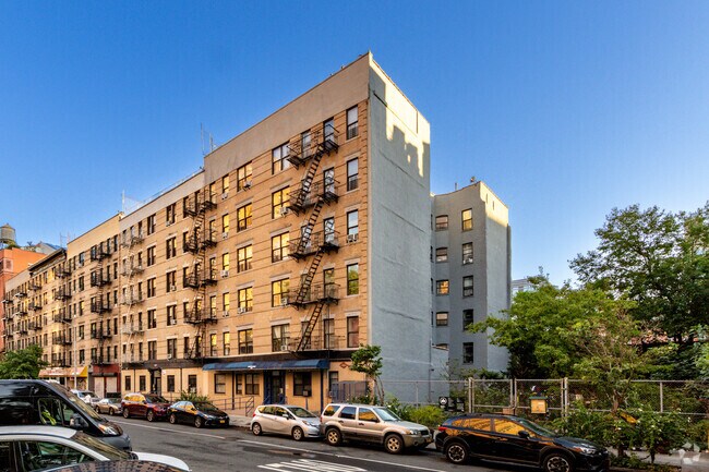 Foto del edificio - 331-333 E 108th St