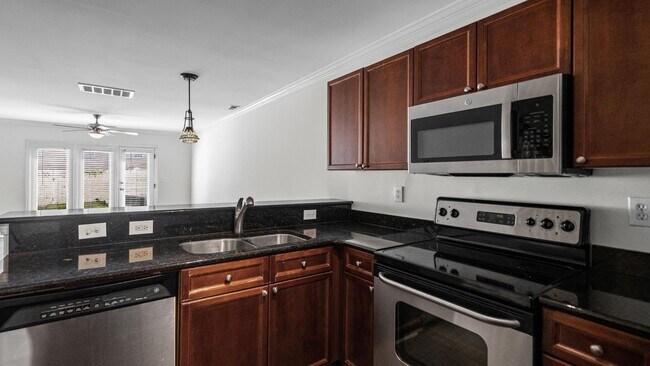 Foto del edificio - 1224 Green Oaks Ln