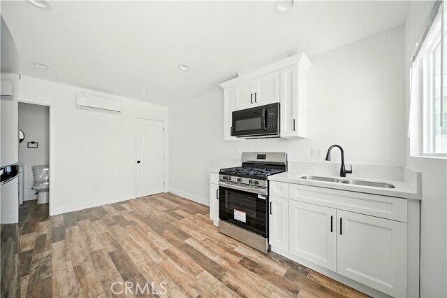 Foto del edificio - 823 W 78th St