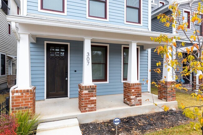 Building Photo - 3Bd/3.5Ba home Near downtown