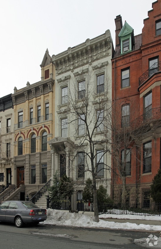 Building Photo - 465 JERSEY Ave