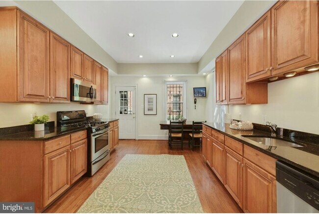 Building Photo - 2651 15th St NW