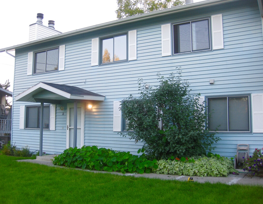 Triplex - 6400 E 6th Ave