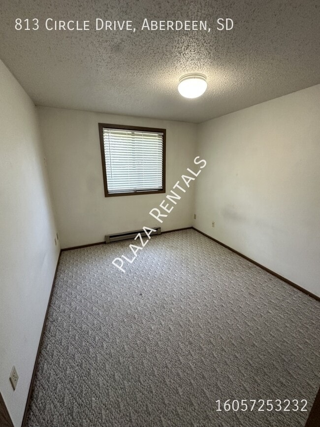 Building Photo - 307 11th Ave NW