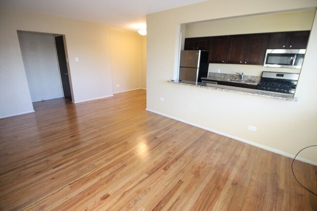 Building Photo - 1410 Poplar St