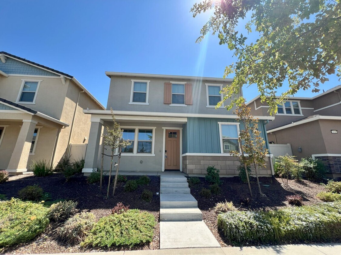 New Build 5 bedroom 3 bath home located in... - New Build 5 bedroom 3 bath home located in...