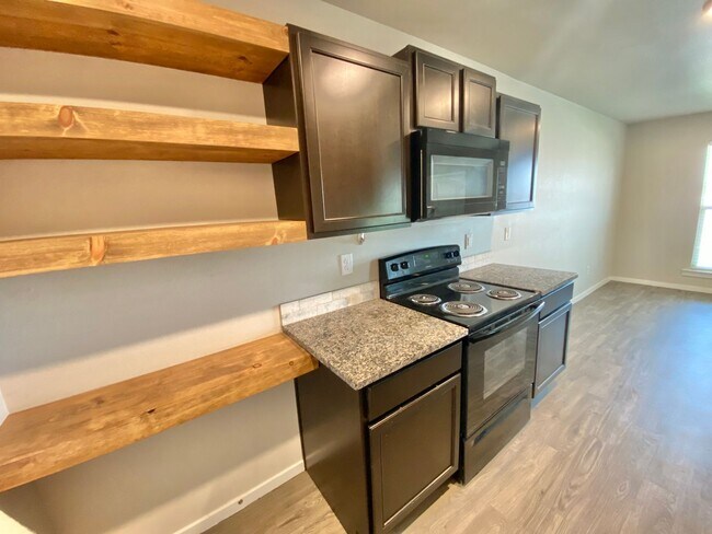Building Photo - Pre-leasing now for 3 bed 2 bath in Cooper...