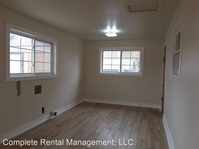 Building Photo - 2 br, 1 bath House - 819 W 16th