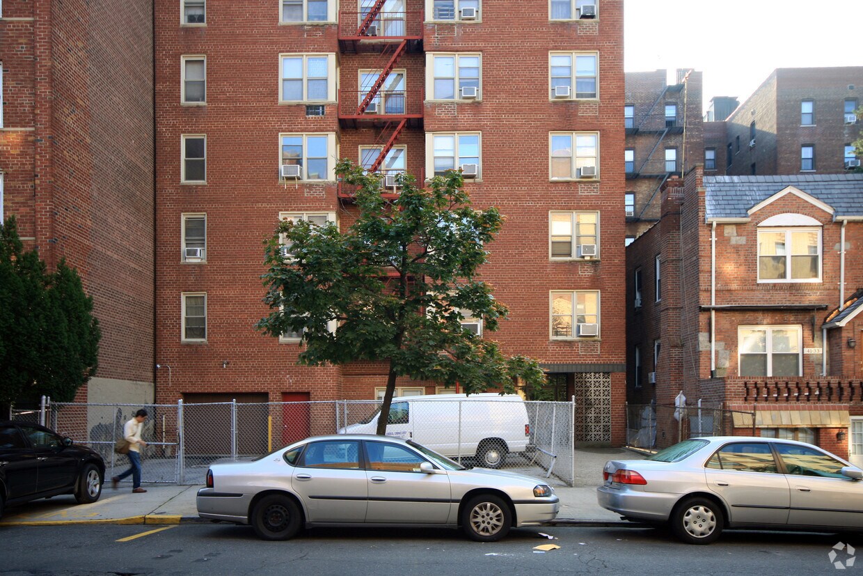 Building Photo - 41-29 50th St
