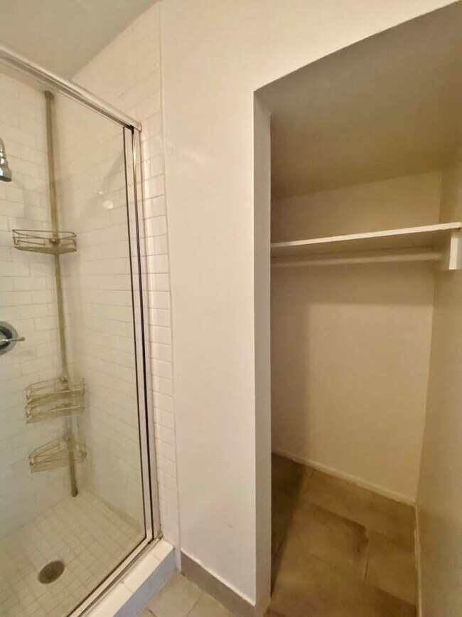 Foto del edificio - 1114 N Poinsettia Pl