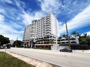Building Photo - 2351 Douglas Rd