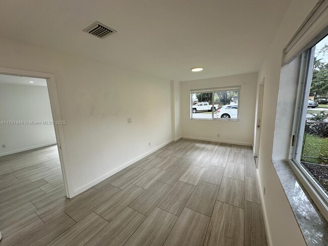 Foto del edificio - 708 SW 6th St