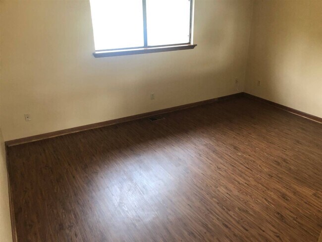 Foto del edificio - 343 Whetherbine Way E