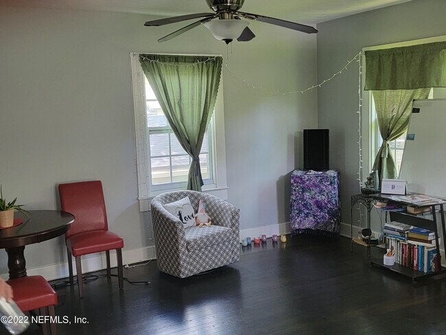 Foto del edificio - 3621 Rosemary St
