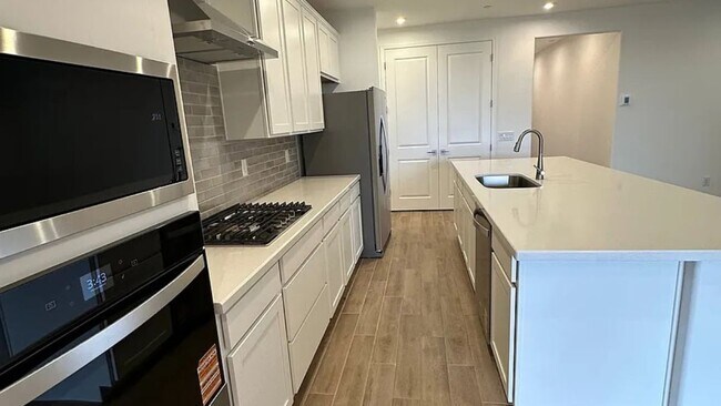 Foto del edificio - North Peoria Home