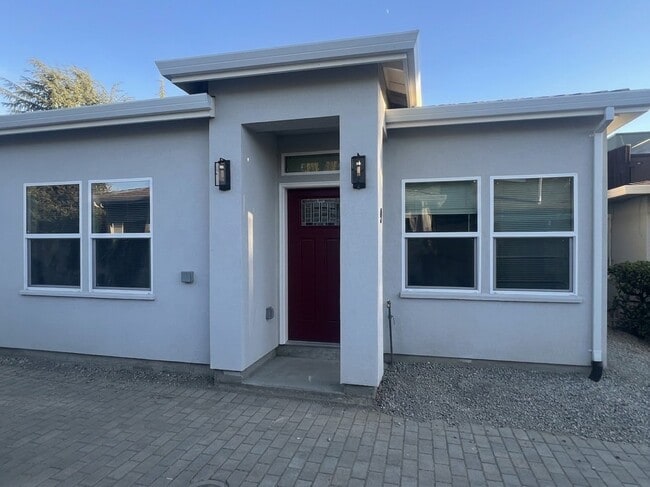 Building Photo - 4368 Railroad Ave