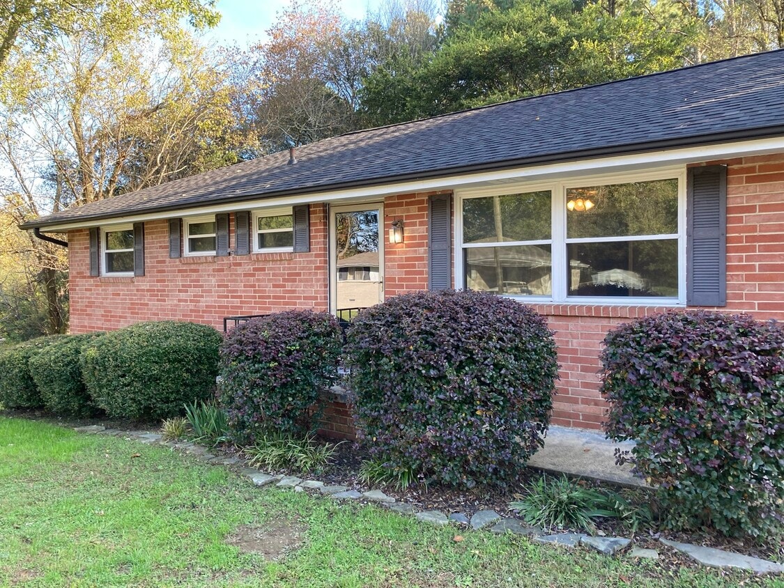 612 Holly Dr, Rossville, GA 30741 House Rental in Rossville, GA