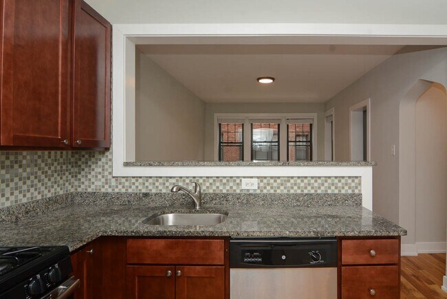 Foto del edificio - 4420 N Wolcott Ave