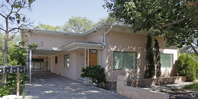 Building Photo - Isleta Apartments