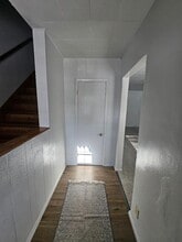 Building Photo - 370 Ahnaip St