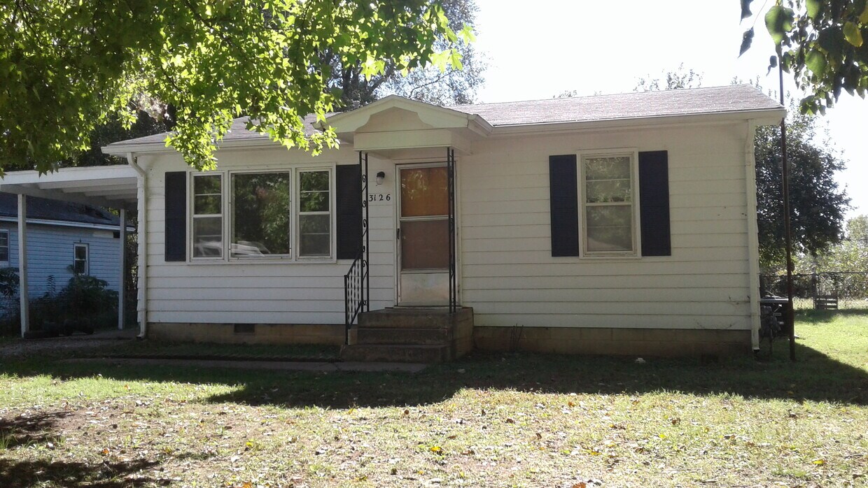 Foto principal - 3126 W Madison St