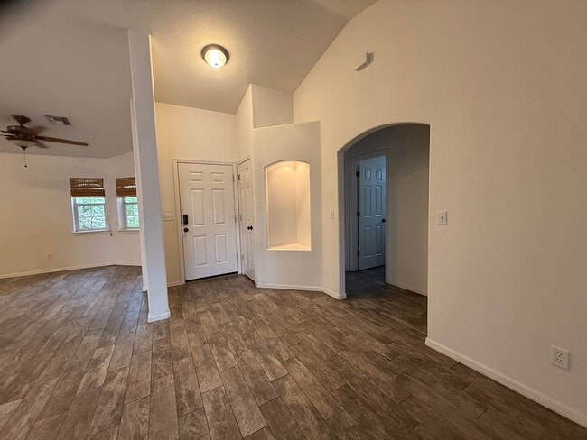 Building Photo - 2863 Ventana Dr