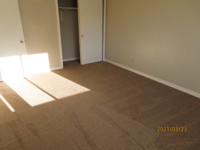 Building Photo - 2222 N Dalton Ln