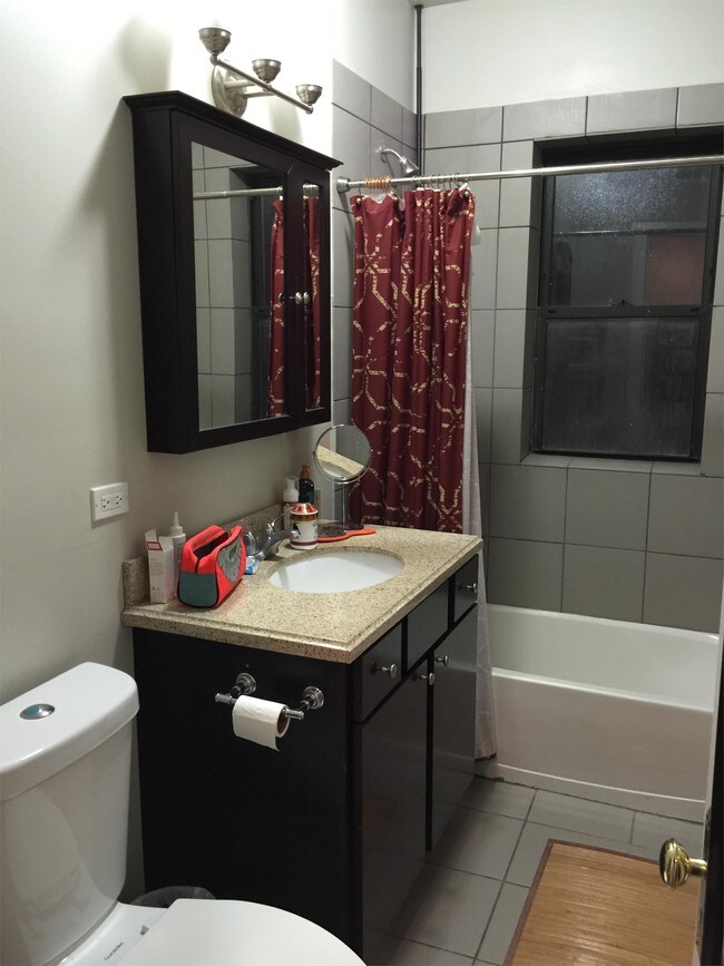 Foto del edificio - 2611 W Lawrence Ave