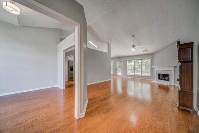Foto del edificio - 3290 Enfield Ln