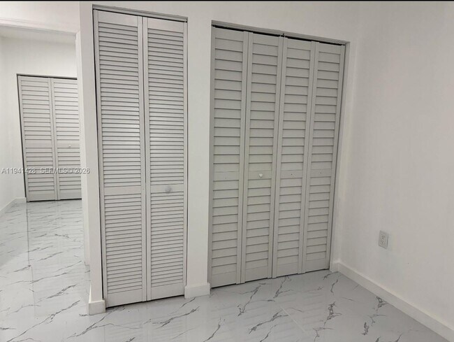 Foto del edificio - 4200 SW 96th Ave