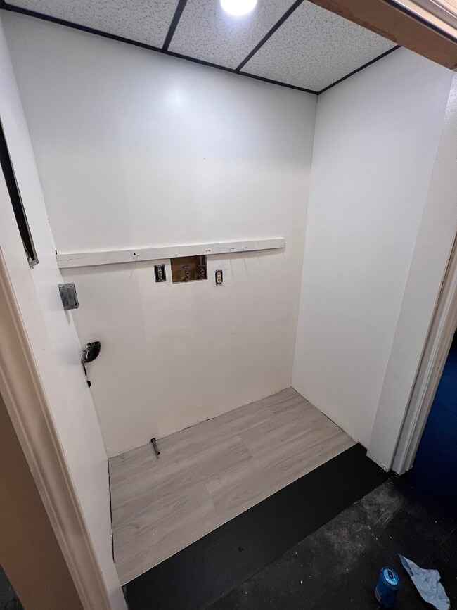 Building Photo - 2129 Delmar Ave