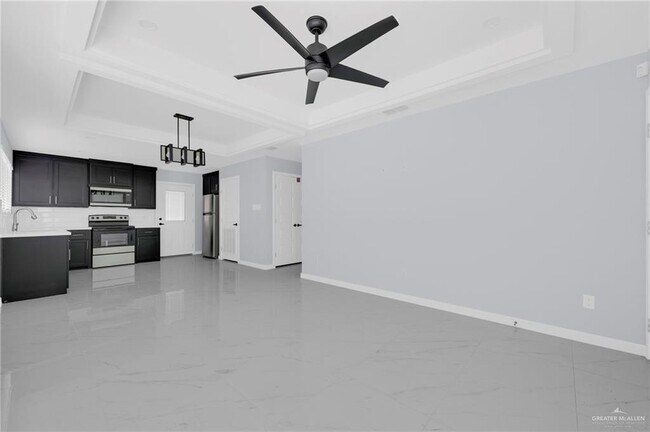 Building Photo - 1608 El Camino Dr