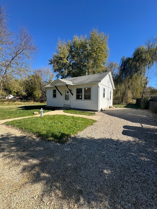 Building Photo - 26895 Bernice St