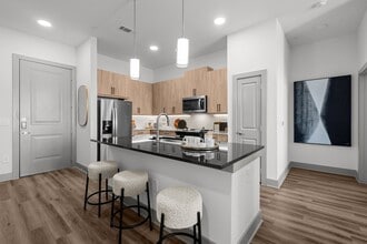 Interior Photo - Jefferson Grandscape