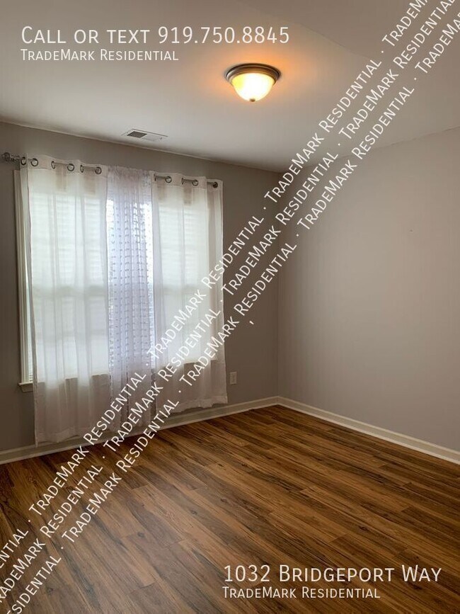 Foto del edificio - 1032 Bridgeport Way
